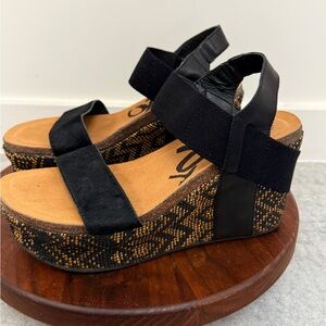 OTBT Stylish Black Wedge‎ Sandals